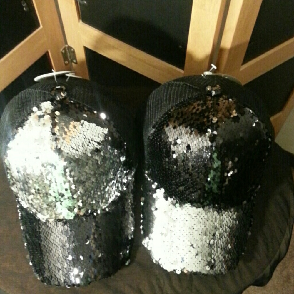BLACK&SILVER Lady's Sequin Baseball Cap - Picture 5 of 7
